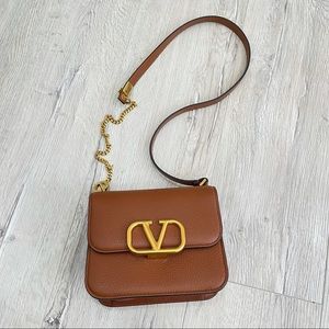 Valentino Garavani
VSLING crossbody bag